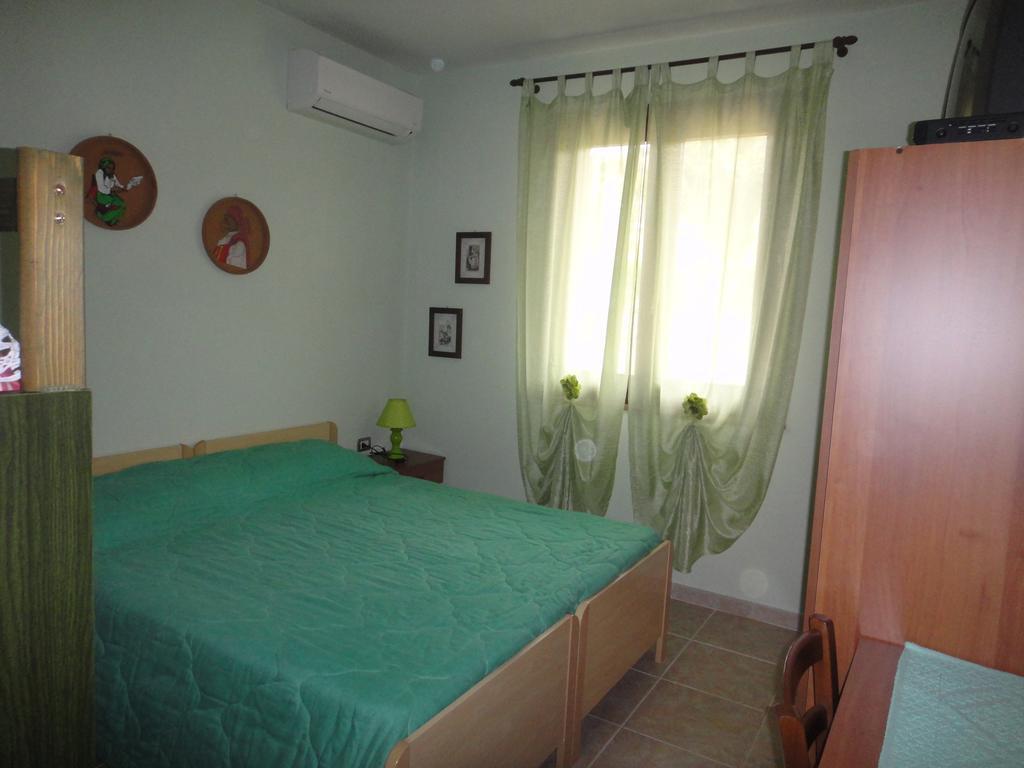 Thiesi Agriturismo Cugumia מראה חיצוני תמונה